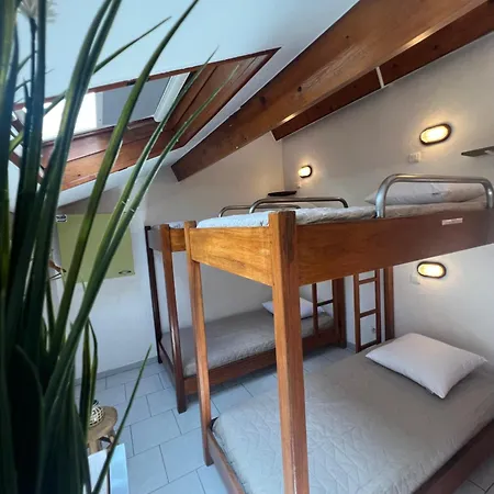L'oustaou Hostel *